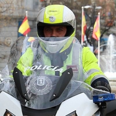 Agente de la Policía Municipal de Madrid en moto