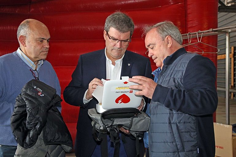 Andoni Oleagordia Aguirre junto al alcalde de Bilbao, Juan Mari Aburto