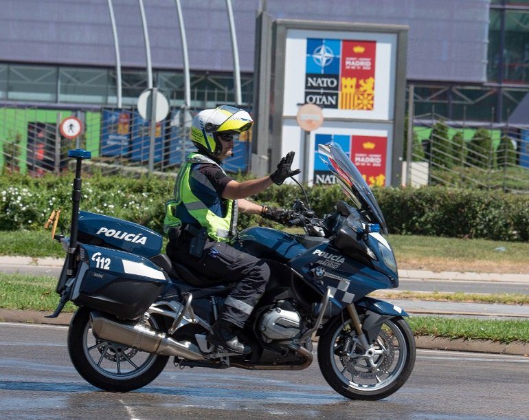 Policía Municipal en moto. Oskar de Santos Tapia, jefe Superior de la Policía Municipal de Madrid. Entrevista en Canal de Noticias USECIM