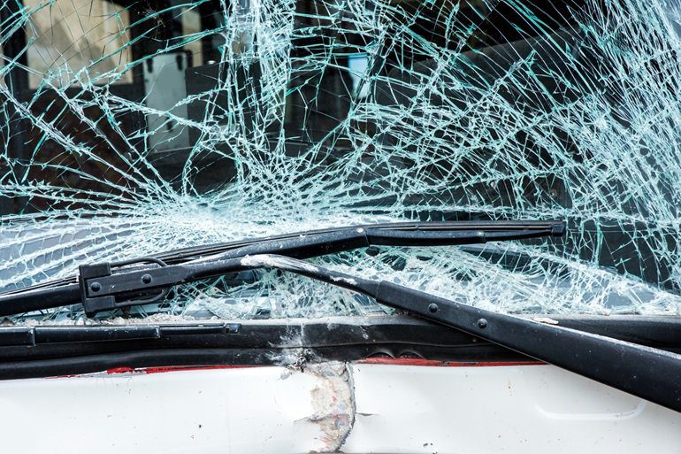 Accidente de coche. Lucha contra la violencia vial