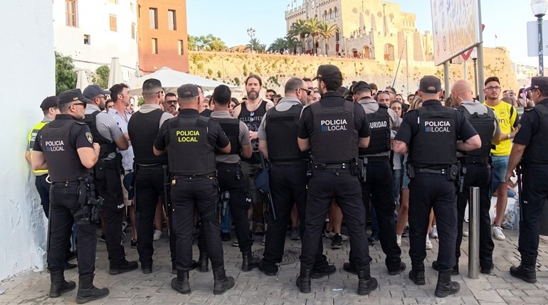 De 30.000 a 150.000 personas: el reto policial de Sant Joan - Policía Local de Ciutadella de Menorca, entrevista a su Inspector jefe, Diego Pastrana Huguet